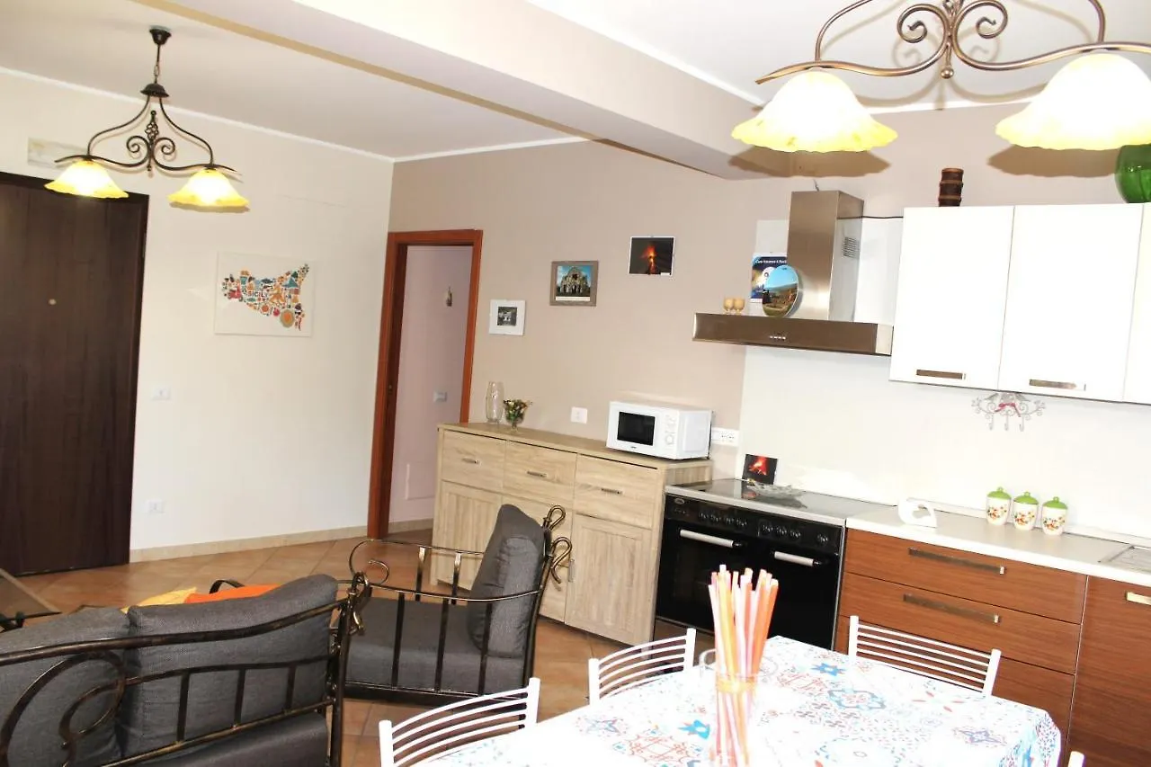 Casa Vacanze A Rava Francavilla di Sicilia Dom wakacyjny